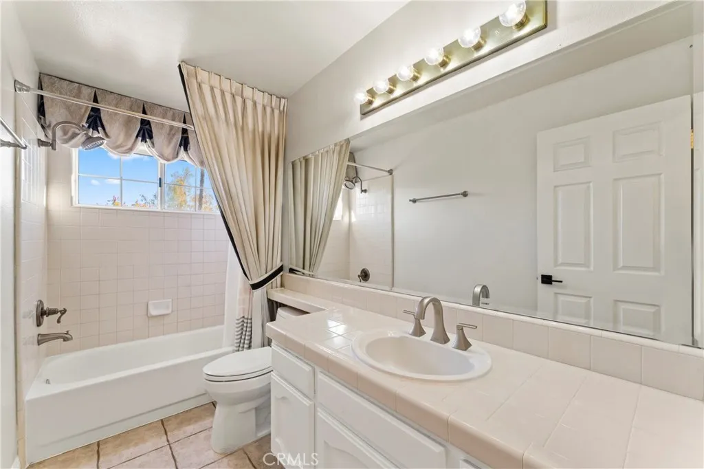 Stevenson Ranch, California 91381, United States, 4 Bedrooms Bedrooms, ,3 BathroomsBathrooms,Residential,Active,203455