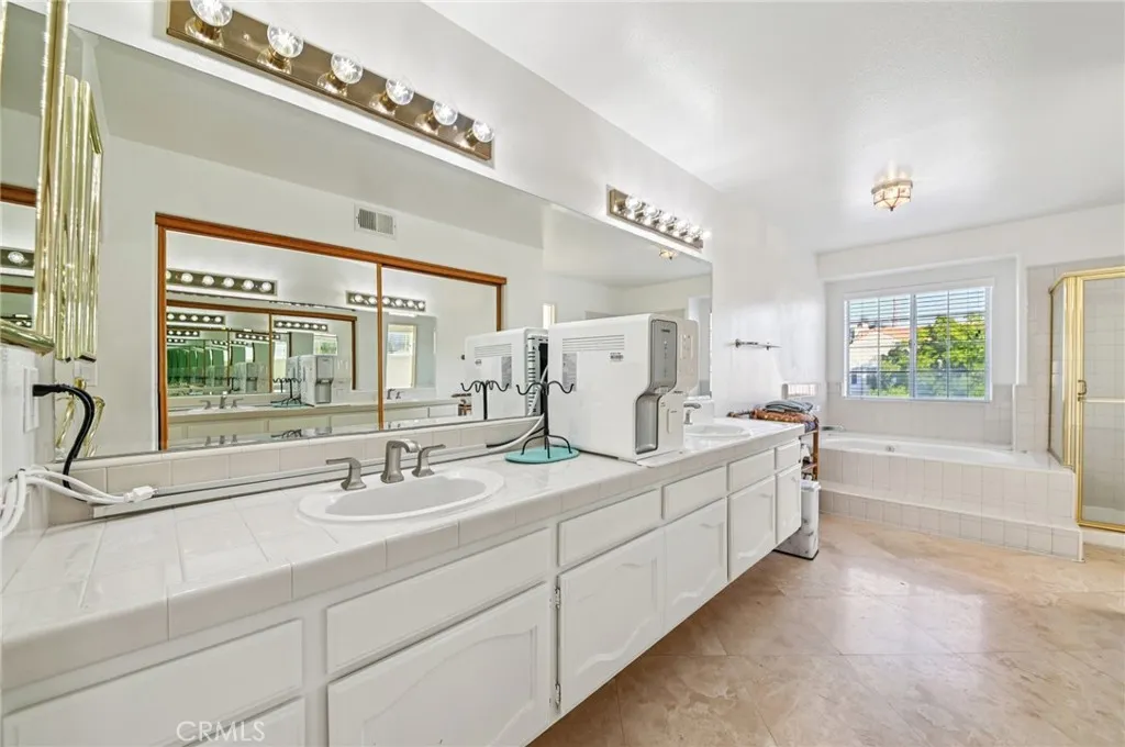 Stevenson Ranch, California 91381, United States, 4 Bedrooms Bedrooms, ,3 BathroomsBathrooms,Residential,Active,203455