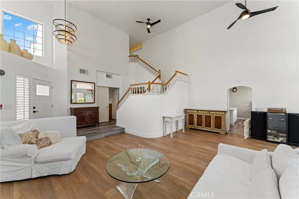 Stevenson Ranch, California 91381, United States, 4 Bedrooms Bedrooms, ,3 BathroomsBathrooms,Residential,Active,203455