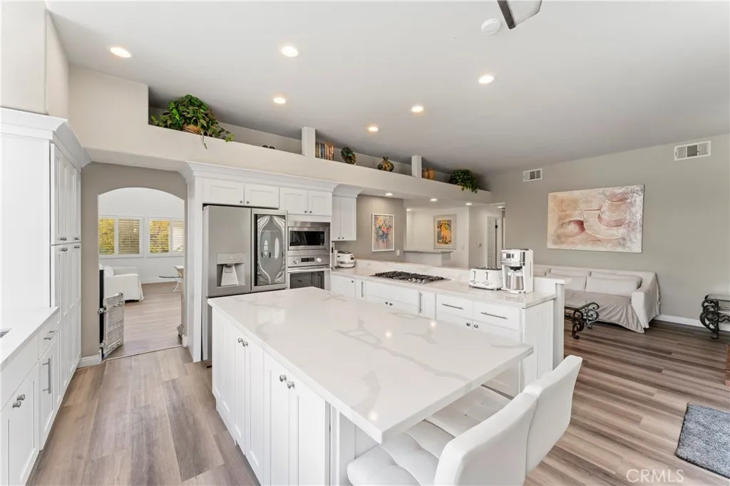 Stevenson Ranch, California 91381, United States, 4 Bedrooms Bedrooms, ,3 BathroomsBathrooms,Residential,Active,203455