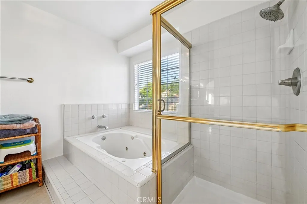 Stevenson Ranch, California 91381, United States, 4 Bedrooms Bedrooms, ,3 BathroomsBathrooms,Residential,Active,203455