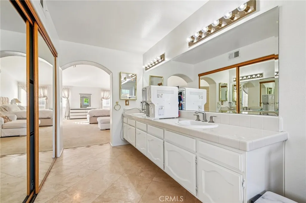 Stevenson Ranch, California 91381, United States, 4 Bedrooms Bedrooms, ,3 BathroomsBathrooms,Residential,Active,203455
