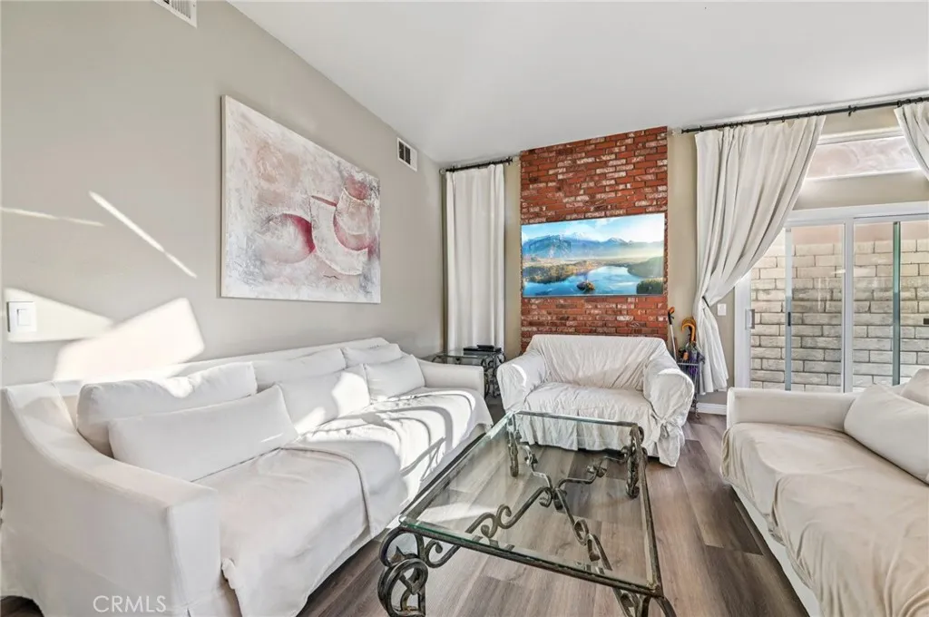 Stevenson Ranch, California 91381, United States, 4 Bedrooms Bedrooms, ,3 BathroomsBathrooms,Residential,Active,203455