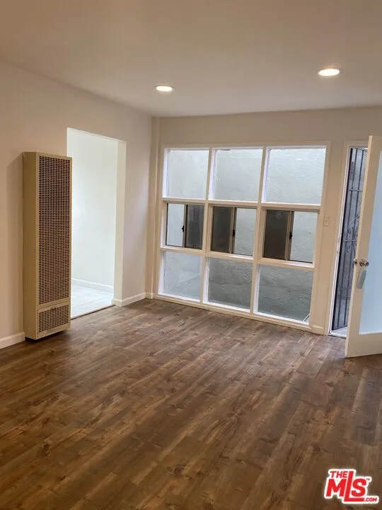 Los Angeles, California 90025, United States, 1 Bedroom Bedrooms, ,1 BathroomBathrooms,Residential,Active,249300