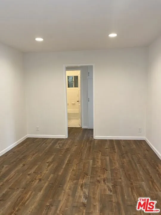 Los Angeles, California 90025, United States, 1 Bedroom Bedrooms, ,1 BathroomBathrooms,Residential,Active,249300