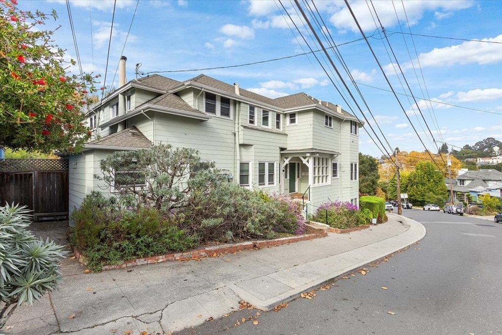133 Echo Ave