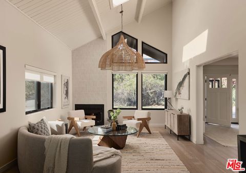 Photo of 2304 Vestal Avenue, Los Angeles, CA 90026 (MLS # 26660257)