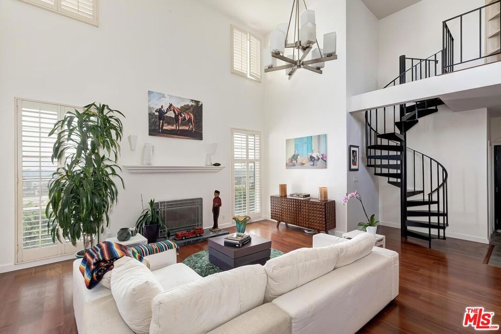 Photo of 964 Hancock Avenue #302, West Hollywood, CA 90069 (MLS # 26671521)