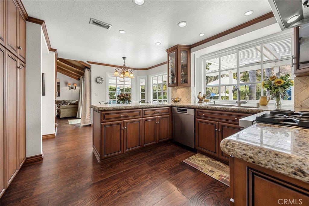 5329 Brentwood