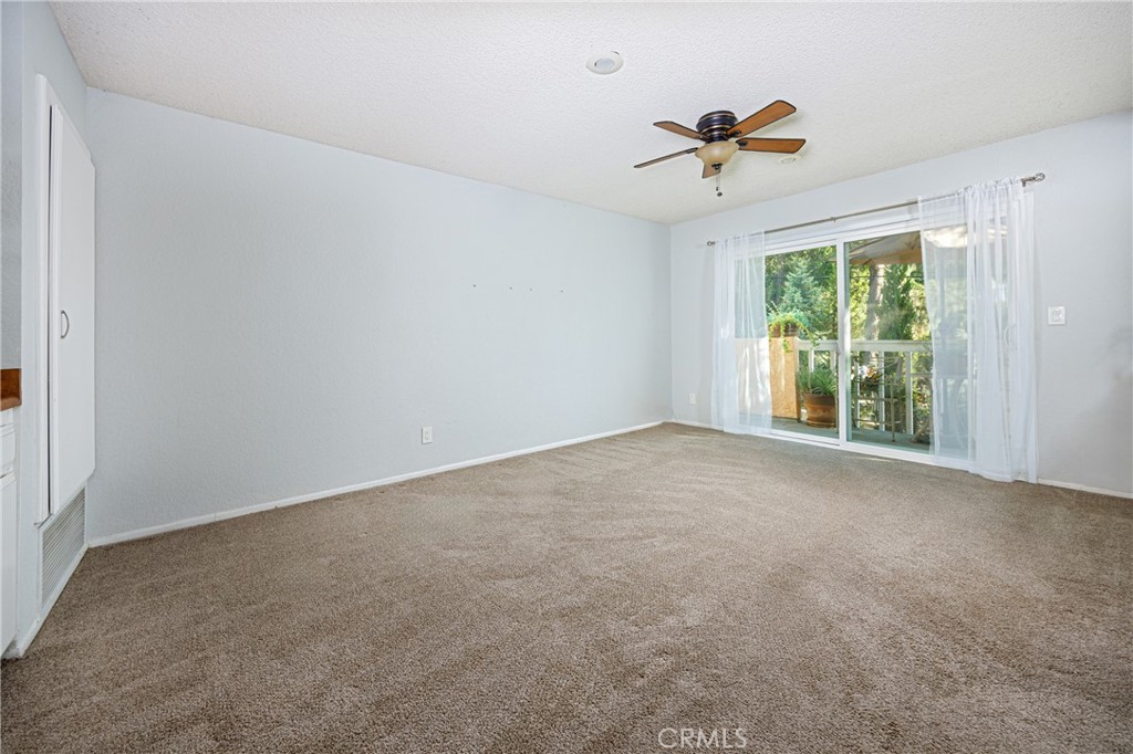 18936 1/2 E Smiler Dr