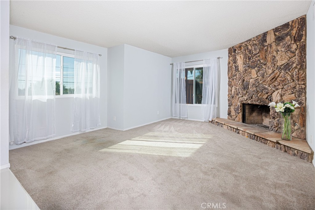 18936 1/2 E Smiler Dr