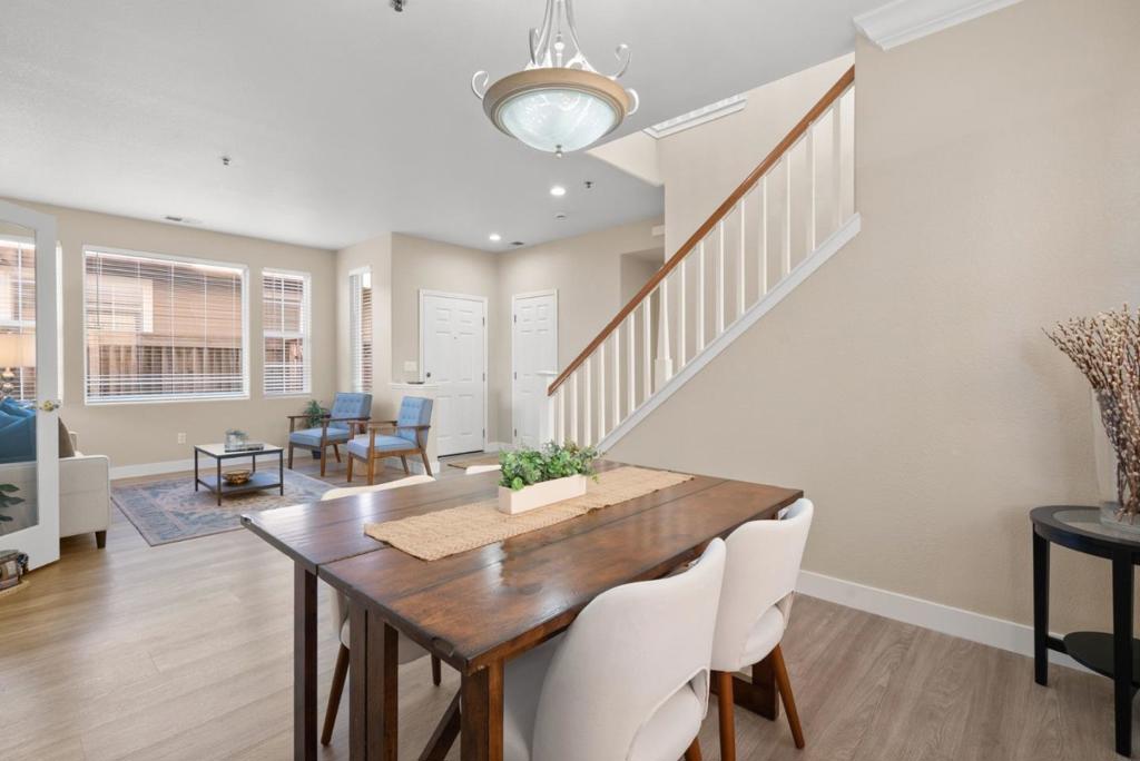 113 Kingfisher Drive
