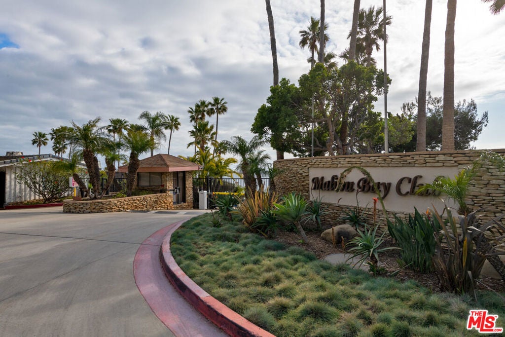 11934 Whalers Lane