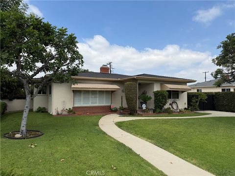 Photo of 705 N Astell AVE, West Covina, CA 91790 (MLS # CV26104503)