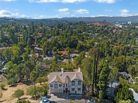 4801 Nomad Woodland Hills CA 91364