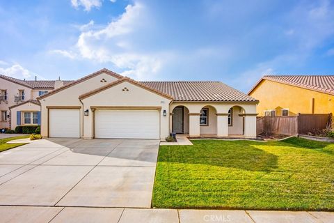Photo of 1011 Violet Court, Beaumont, CA 92223 (MLS # RS26019962)