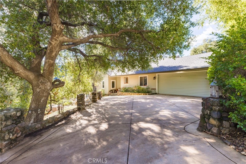 2305 Sugarloaf