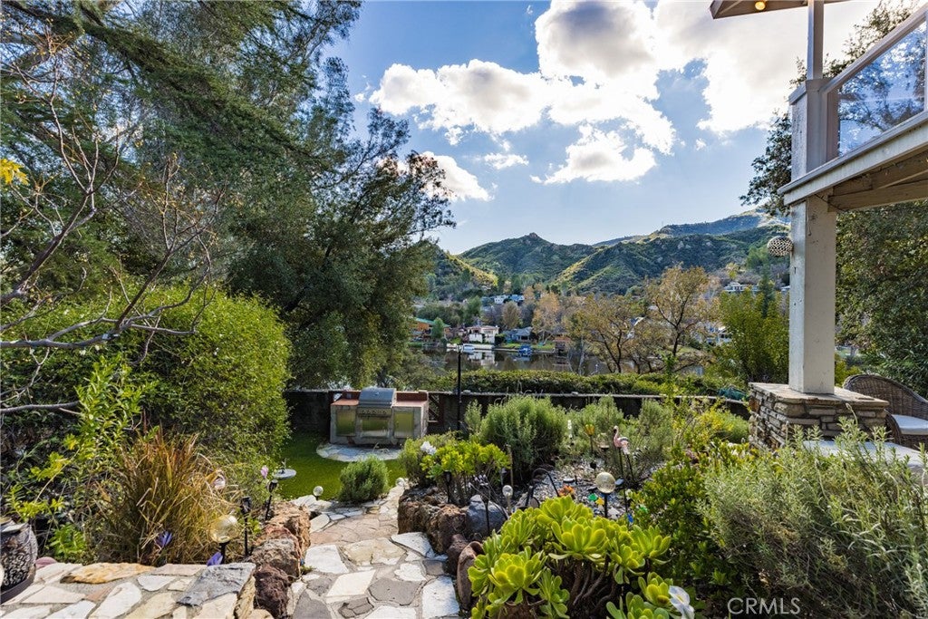 2305 Sugarloaf