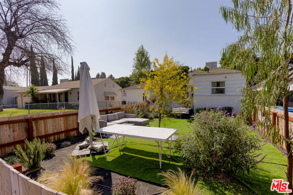 11322 Bessemer Street