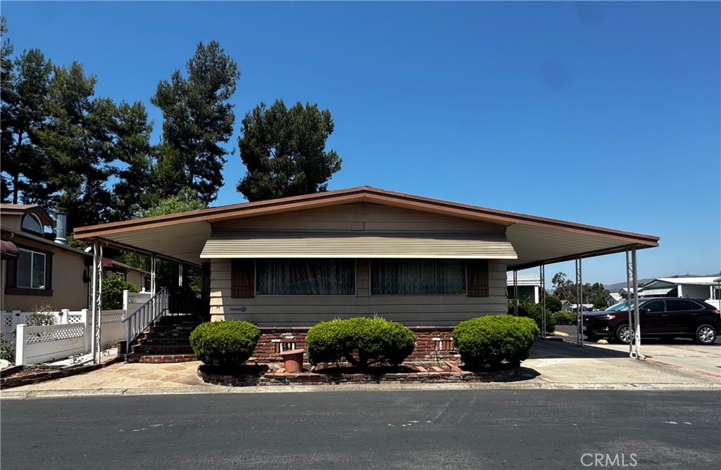 Located in the desirable Cedarhill Estates. This fixer-upper is priced to sell, featuring 2 bedrooms and 2 baths, with 1,440 sqft. of living space.
This lovely all age community offers many amenities, including a pool, spa, clubhouse, and much more, Where You Own The Land. It is also centrally located to all your needs, including shopping, parks, Cal State Fullerton, and freeway access.