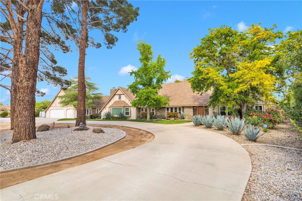 15151 Riverside Lane