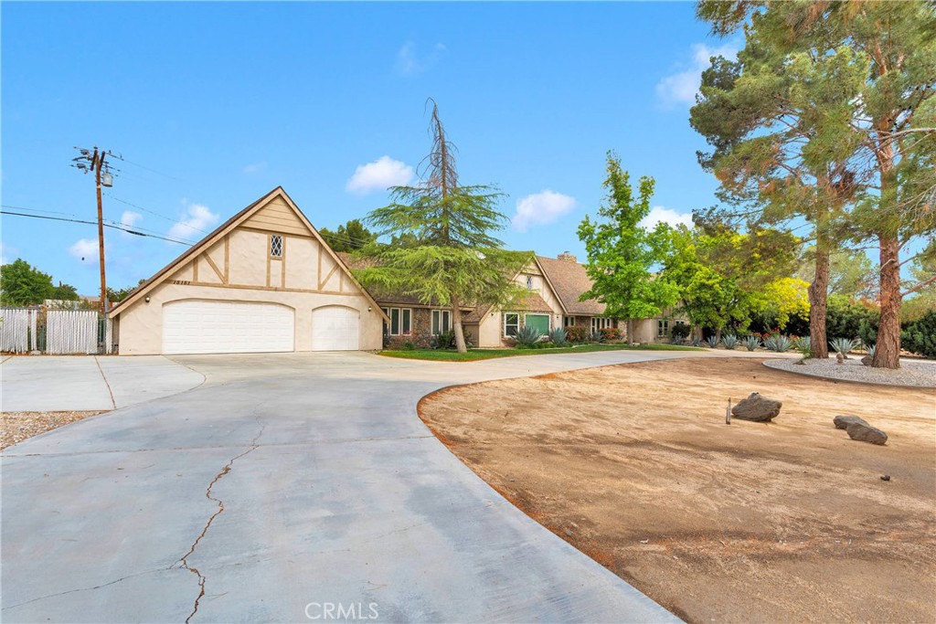 15151 Riverside Lane
