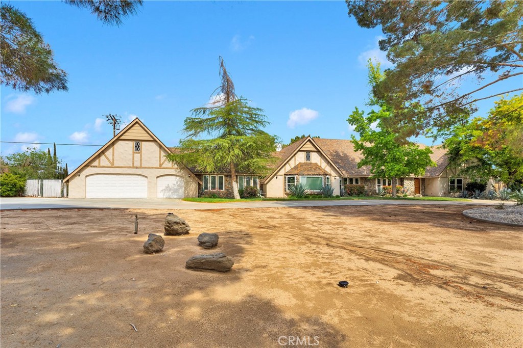15151 Riverside Lane