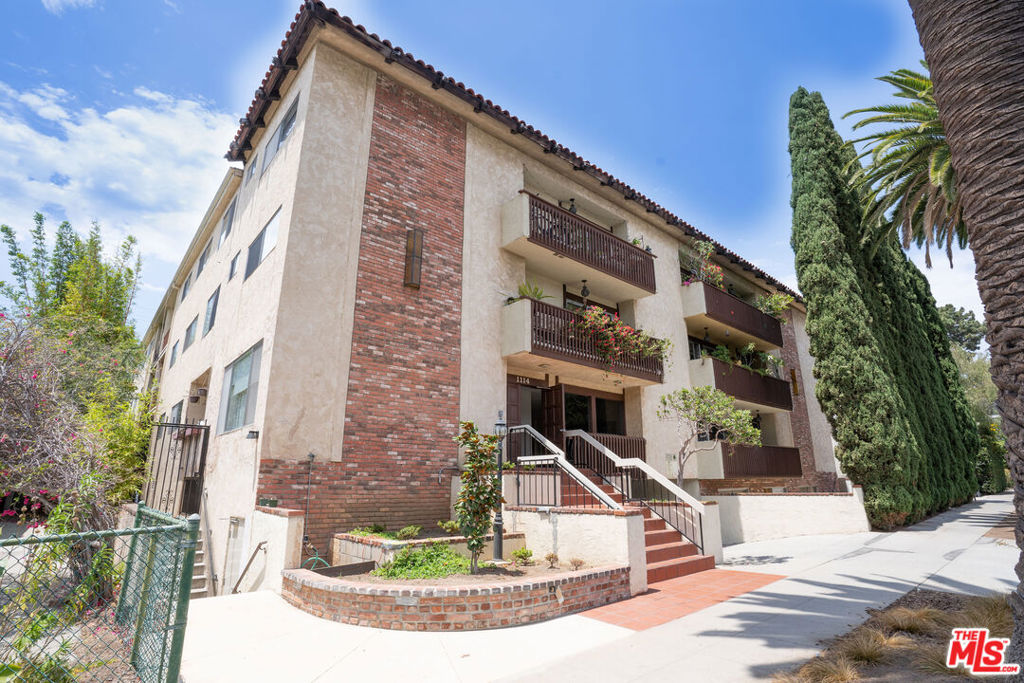 Enjoy Santa Monica living in this north of Wilshire upgraded 3 bedroom 2 bath unit with its own 2 car gated parking. This is a top floor spacious unit with an open living room and dining room that flows onto the large balcony. The kitchen comes with new cabinets, its own appliances, and plenty of counter and cupboard space. All 3 bedrooms are spacious and have lots of natural light. You also have additional closet/storage space and your own in unit washer/dryer. You are a few blocks to everything Santa Monica has to offer. Shopping, restaurants, and theaters on Montana and the Third Street Promenade, the beach, parks, schools, and so much more.