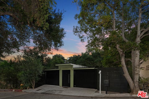 Photo of 8867 Hollywood Hills Road, Los Angeles, CA 90046 (MLS # 26898285)