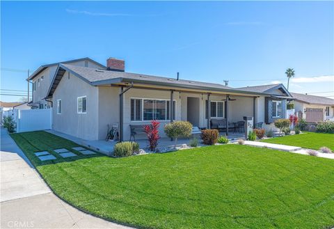 Photo of 824 S Dune St, Anaheim, CA 92806 (MLS # OC26040686)