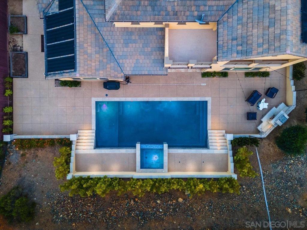 541 Ledge