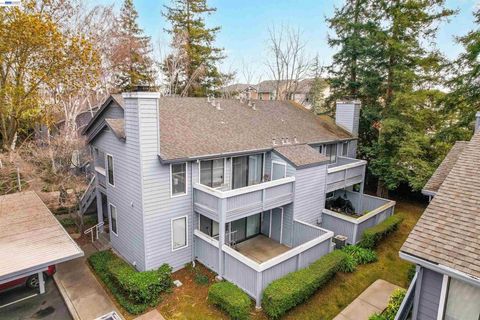 Photo of 7126 Cross Creek Cir Cir #D, Dublin, CA 94568 (MLS # 41134649)