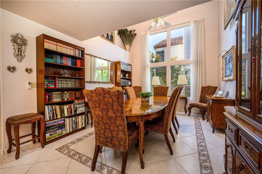 23799 Via De Gema Linda