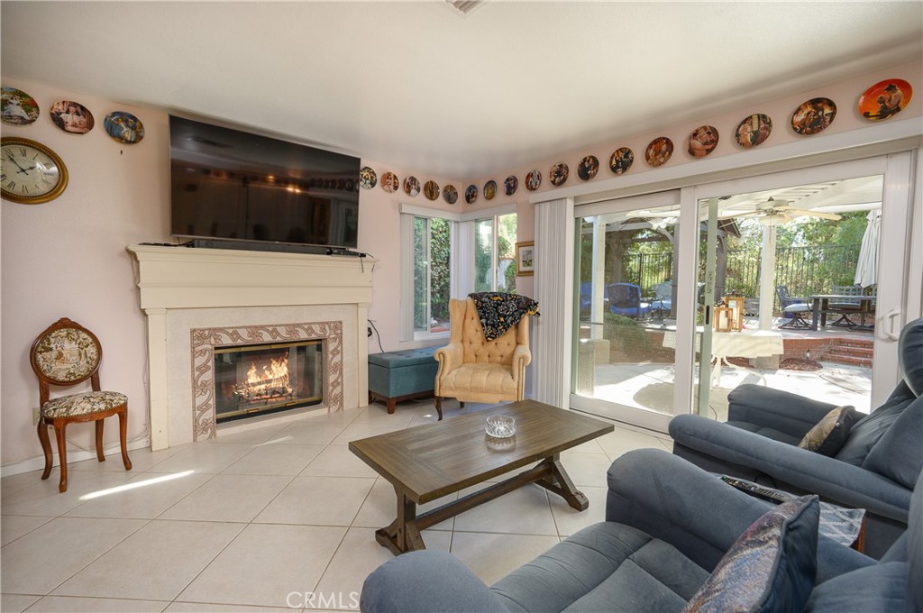 23799 Via De Gema Linda