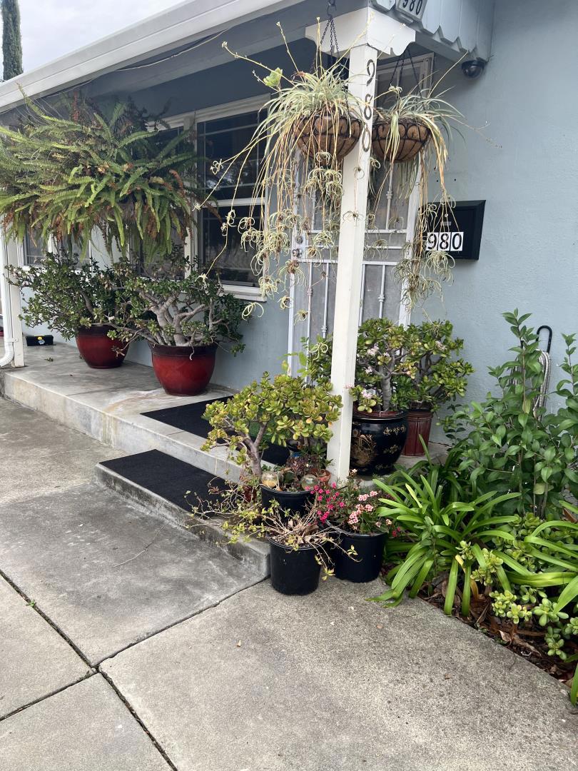 Properties 2 980 Princess Anne Drive