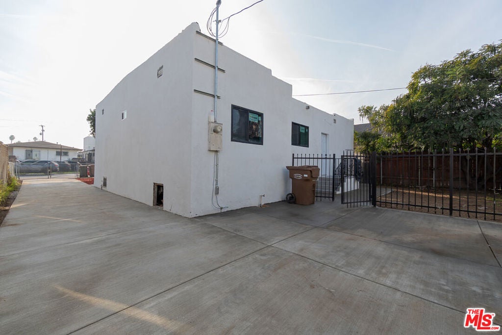 1341 W 94th Street