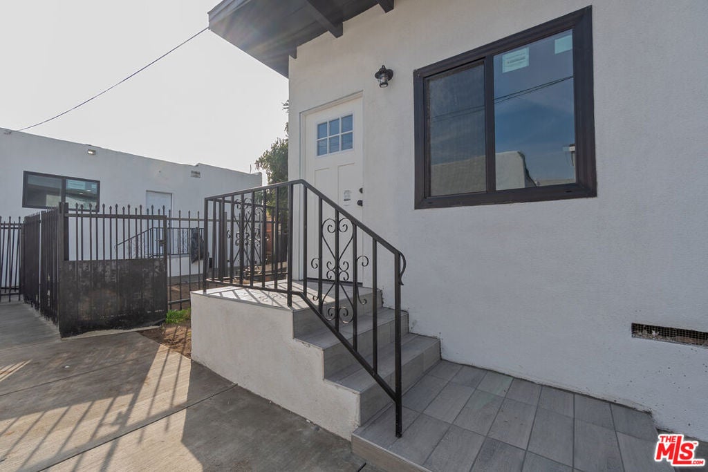 1341 W 94th Street
