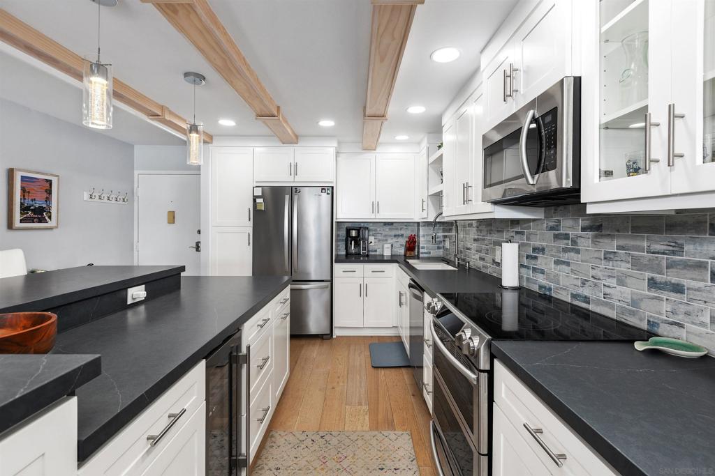 4944 Cass St. 407