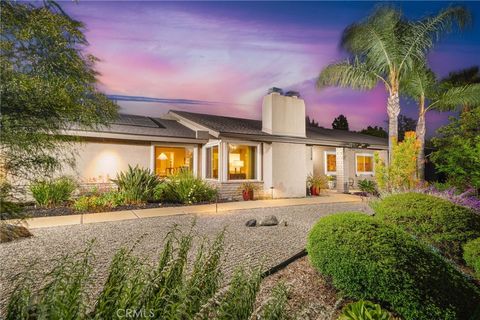 Photo of 2128 N Villa Maria Road, Claremont, CA 91711 (MLS # CV26096882)