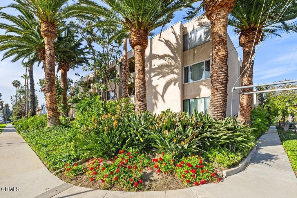 Photo of 5411 Tyrone Avenue #202, Sherman Oaks, CA 91401 (MLS # P1-25282)