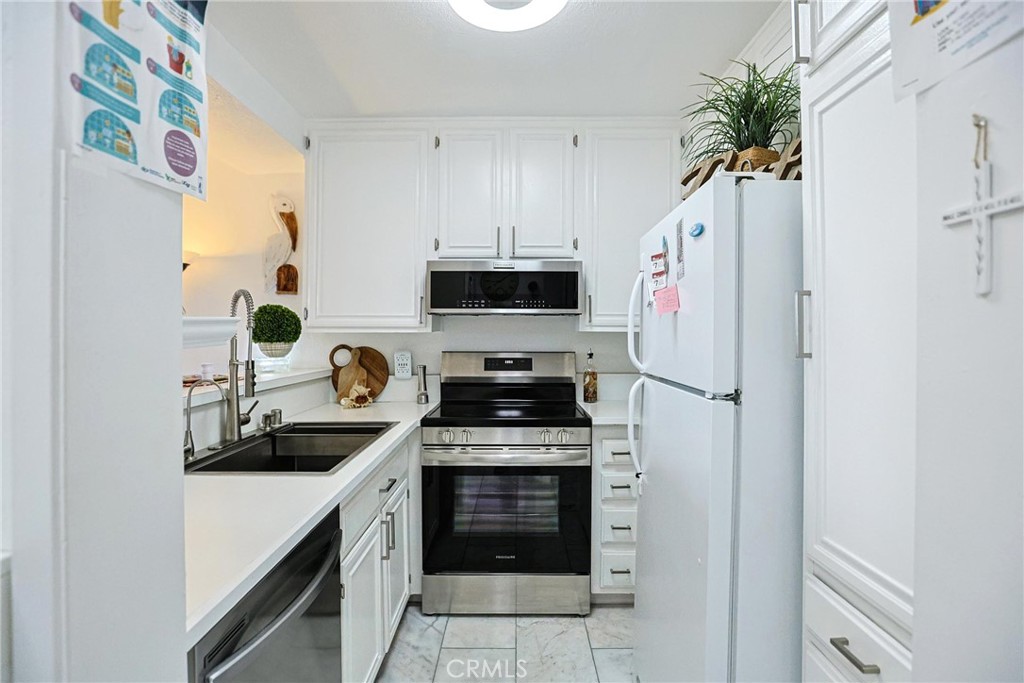 6924 Hyde Park Drive 106