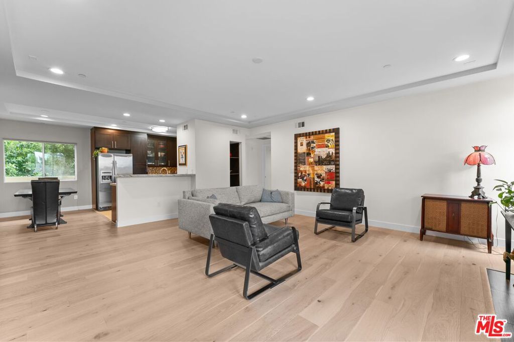 5525 W Olympic Boulevard 302