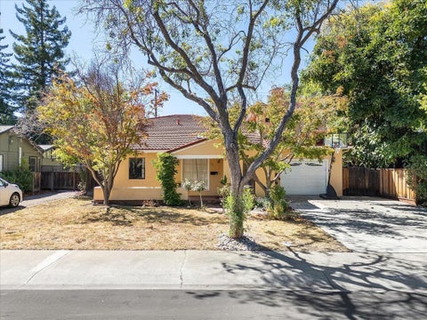 Photo of 867 Warren Way, Palo Alto, CA 94303 (MLS # ML82054970)