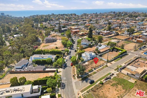 Photo of 875 Chautauqua Boulevard, Pacific Palisades, CA 90272 (MLS # 26991853)
