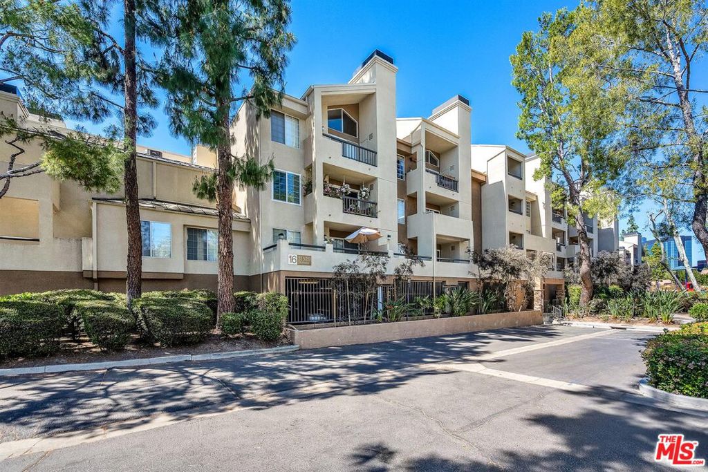 21520 Burbank Boulevard 313