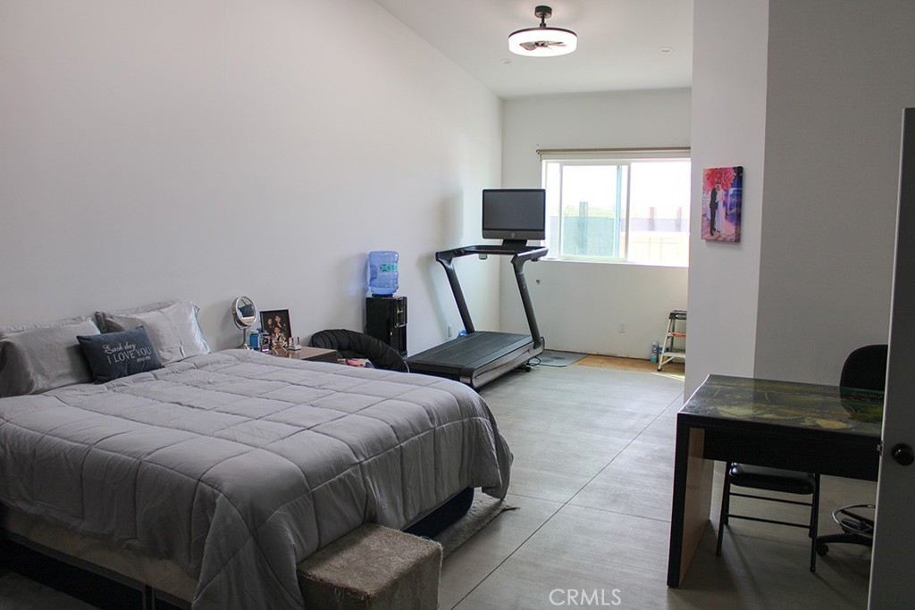 103 E Avenue R4