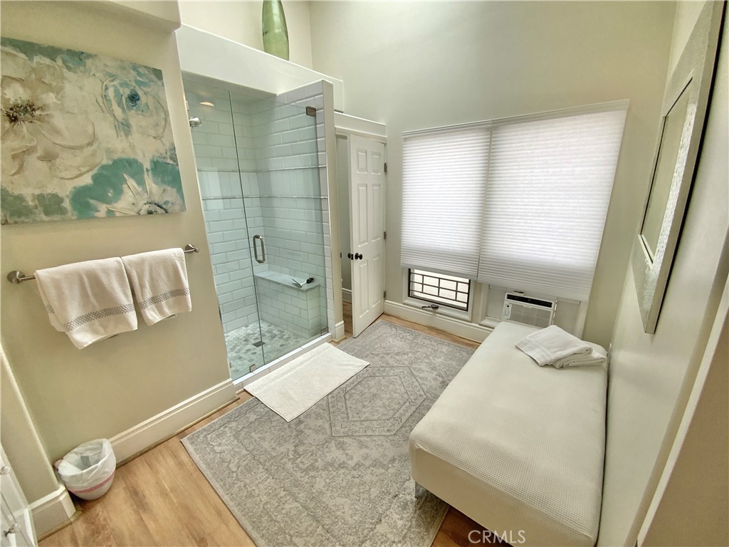 611 .5 Orchid Avenue