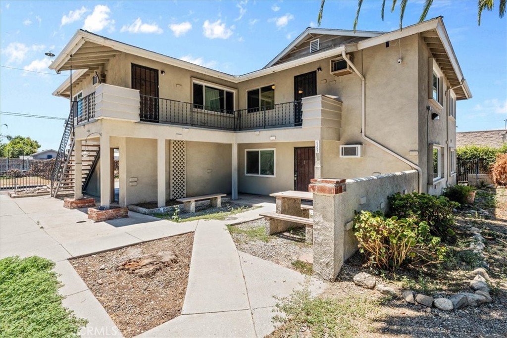 5351 & 5361 W Maitland Street