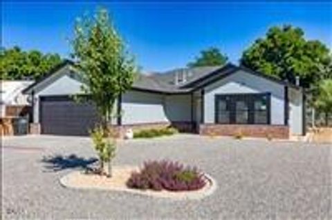 Photo of 22724 Westwood Boulevard, Tehachapi, CA 93561 (MLS # V1-37378)