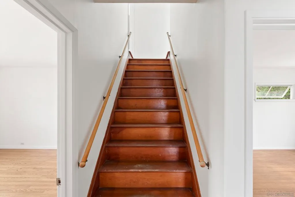 La Jolla, California 92037, United States, 5 Bedrooms Bedrooms, ,3 BathroomsBathrooms,Residential,Pending,189772